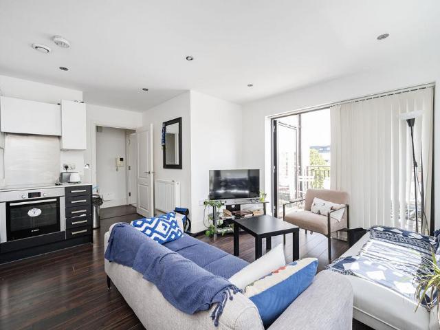 Apartment for rent in Bromley-by-Bow, Poplar Grove