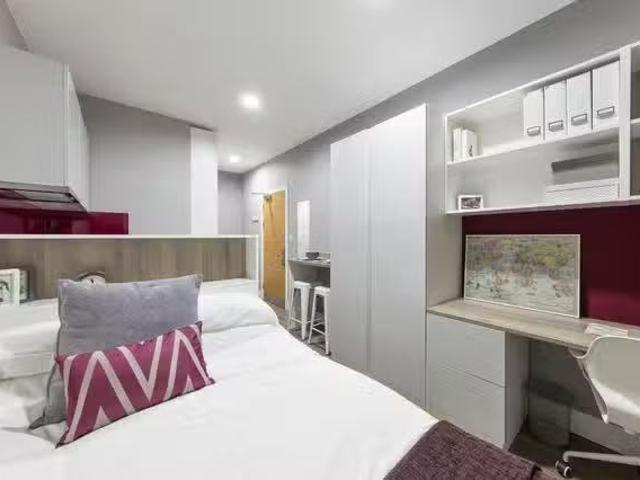 Apartment for rent in Norbiton, Greater London