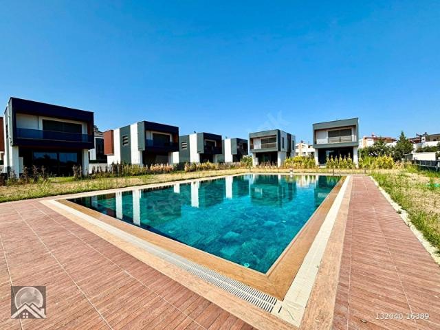 Edremit, Balikesir içerisinde satılık Villa