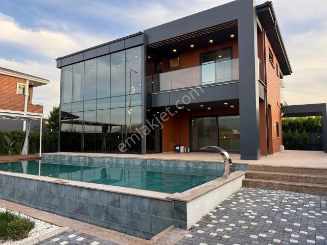 Cennetayağı, Edremit içerisinde satılık Villa