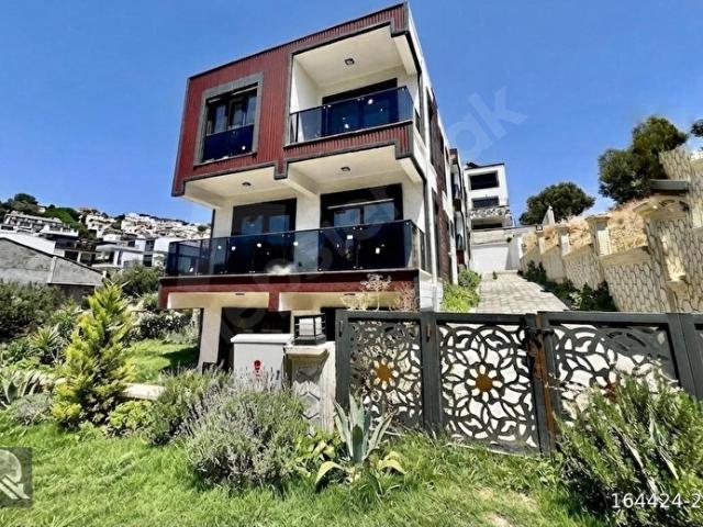 Burhaniye, Balikesir içerisinde satılık Villa