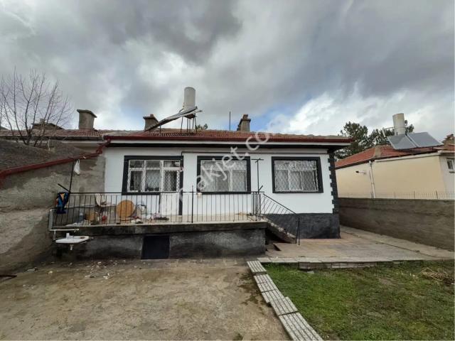 Gazi, Akşehir içerisinde satılık Villa