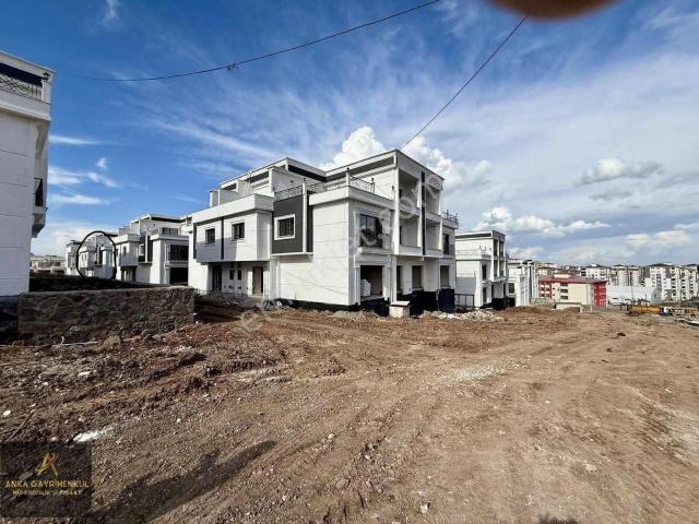 Kayapinar, Diyarbakir içerisinde satılık Villa