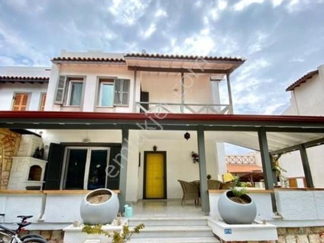 Çeşme, İzmir içerisinde kiralık Villa