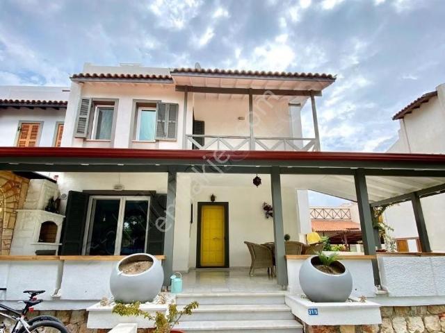 Çeşme, İzmir içerisinde kiralık Villa