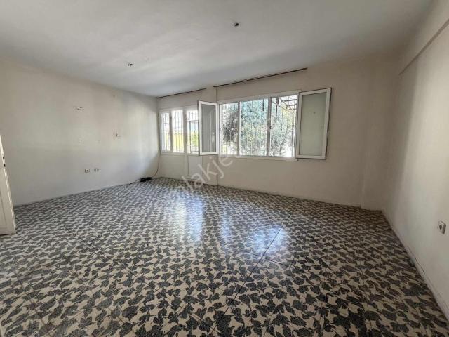 Karabağlar, İzmir içerisinde satılık mülk