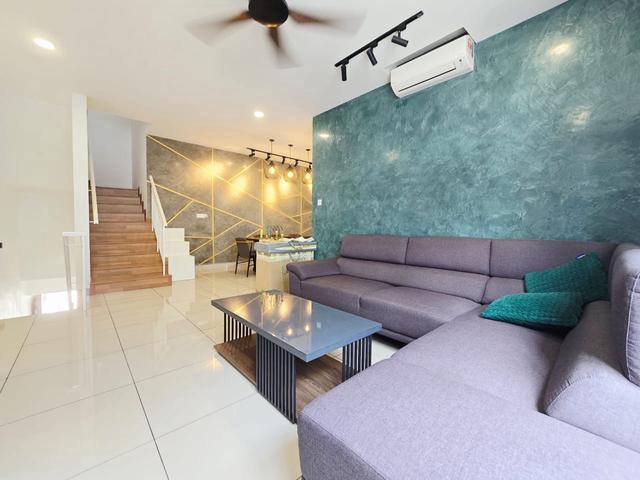 Townhouse for rent in Tanjong Sepat, Selangor