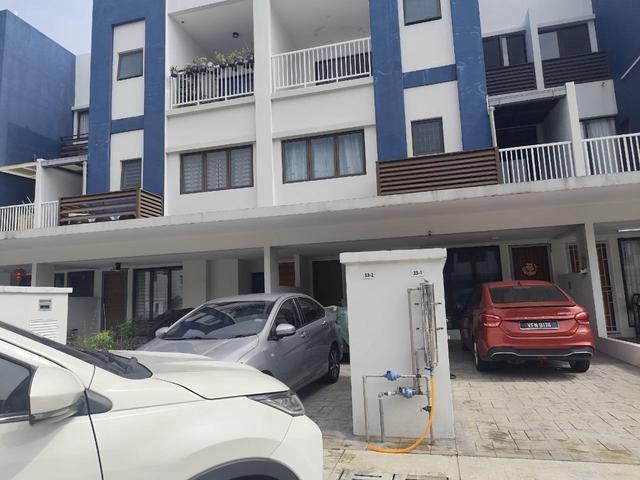Townhouse for rent in Tanjong Sepat, Selangor