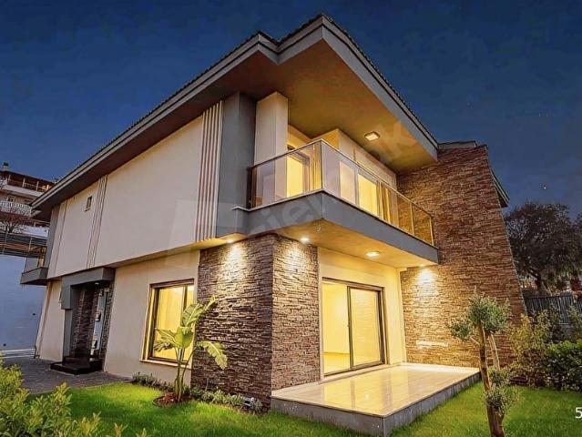 Çiğli, İzmir içerisinde satılık Villa