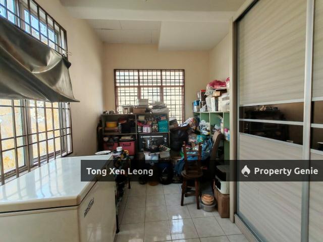 Terraced House for sale in Malaka