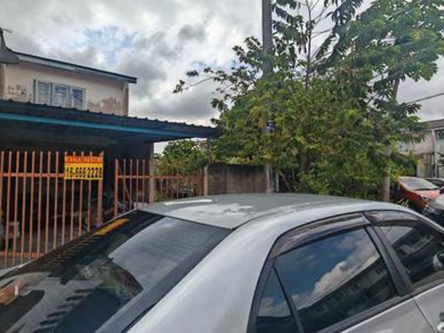 Terraced House for sale in Malaka