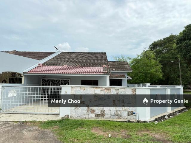 Residential House for sale in Malaka