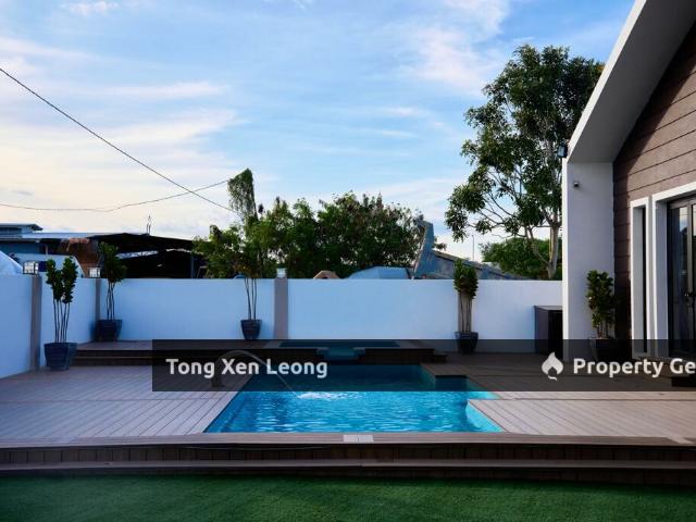 Bungalow for sale in Malaka