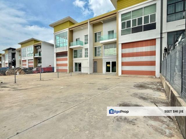 Warehouse for rent in Malaka
