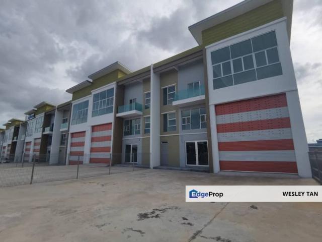 Warehouse for sale in Malaka