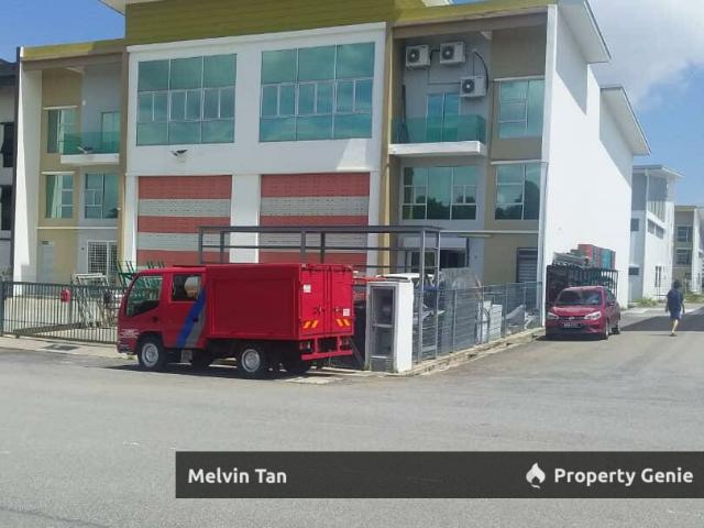 Warehouse for sale in Malaka