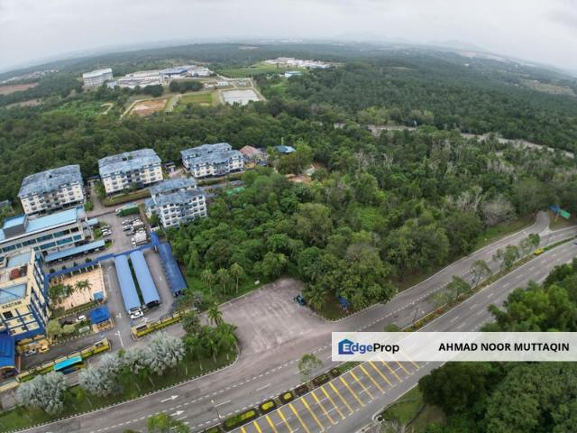 Warehouse for sale in Malaka