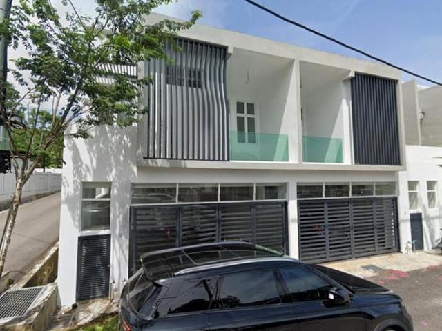 Terraced House for sale in Malaka