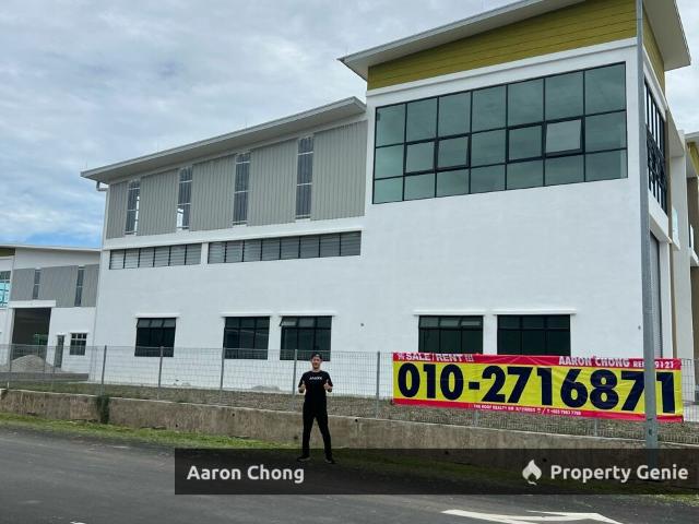 Warehouse for sale in Malaka