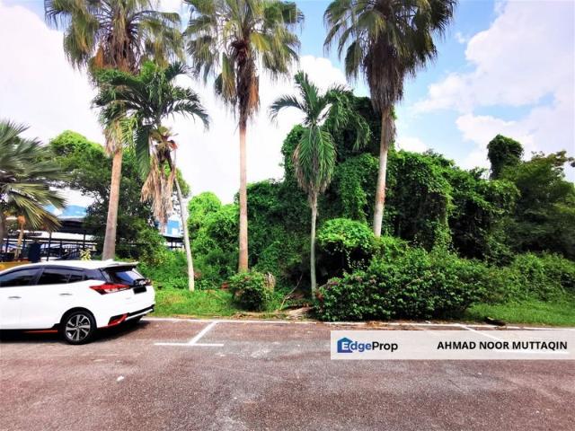 Shop for sale in Malaka
