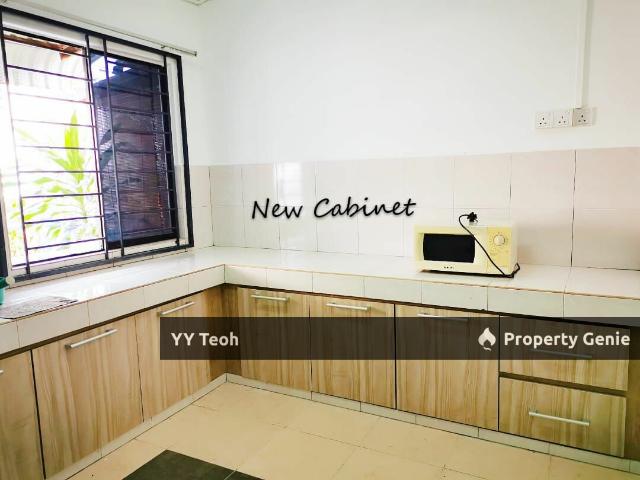 Terraced House for sale in Malaka