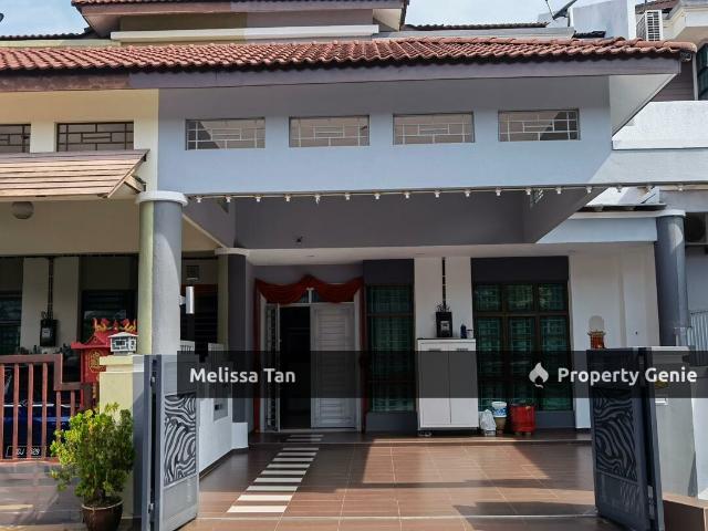 Terraced House for sale in Malaka