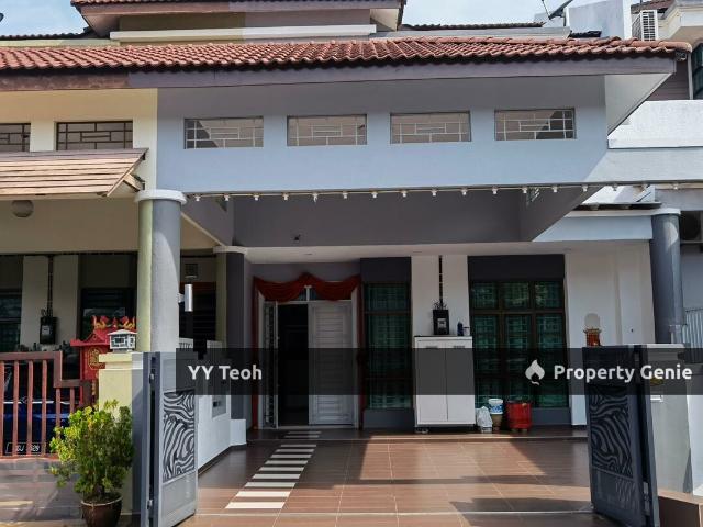 Terraced House for sale in Malaka