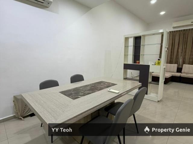 Terraced House for sale in Malaka