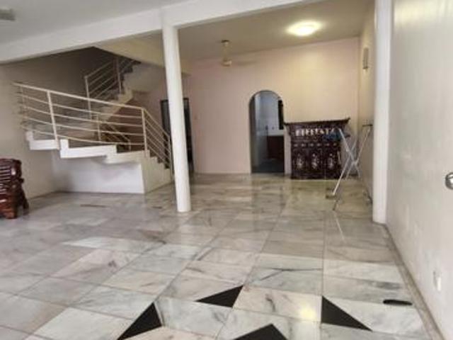 Terraced House for sale in Malaka