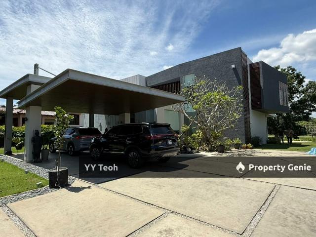 Bungalow for sale in Malaka