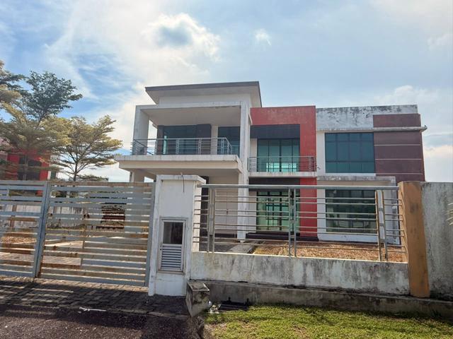 Bungalow for sale in Malaka