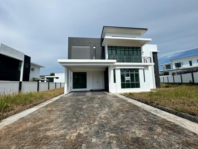 Bungalow for sale in Malaka