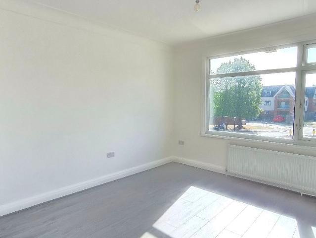 Apartment for rent in Freezywater, Greater London