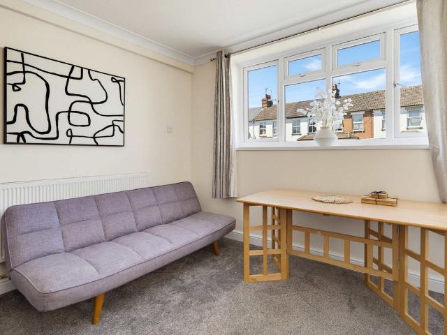 Studio for rent in Quarrendon, Aylesbury