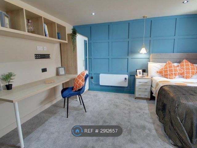 Room for rent in Aylestone Park, Old Wharf