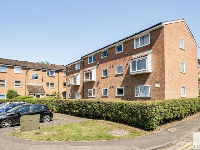 Apartment for rent in Ickenham, Greater London