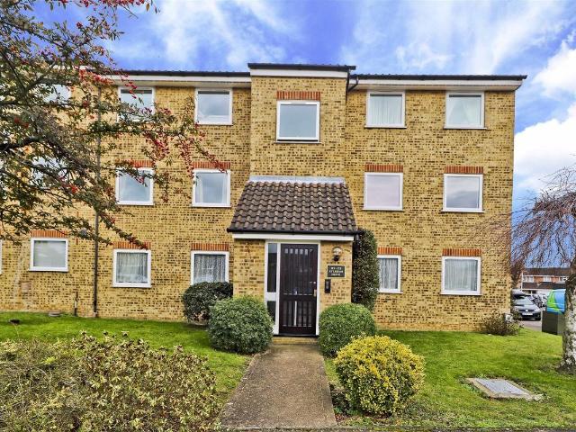 Apartment for rent in Ickenham, Greater London