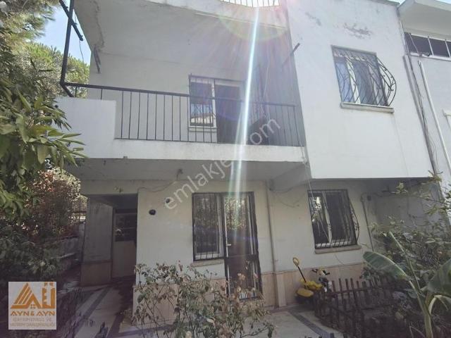 Ahmet Taner Kışlalı Mahallesi, Çiğli içerisinde satılık Villa
