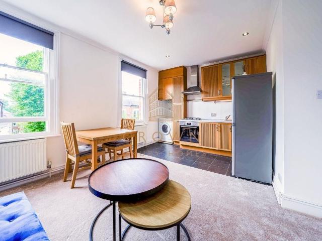 Apartment for rent in Springvale Estate, Greater London