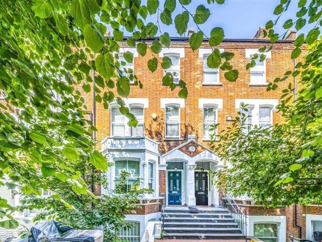 Apartment for rent in Brook Green, Greater London