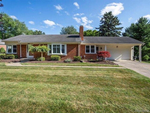 House for sale in Bloomfield Hills