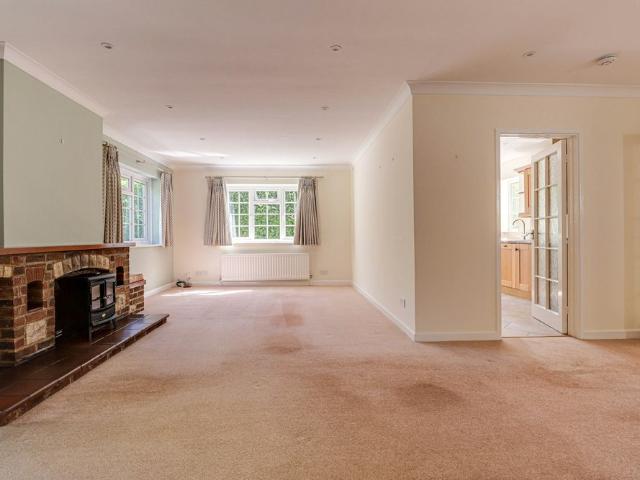 House for rent in Five Acres, Hertfordshire
