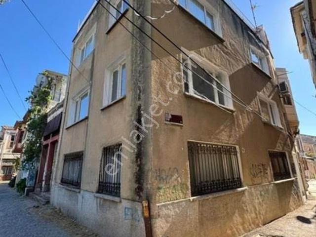 Ayvalik, Balikesir içerisinde satılık Bina