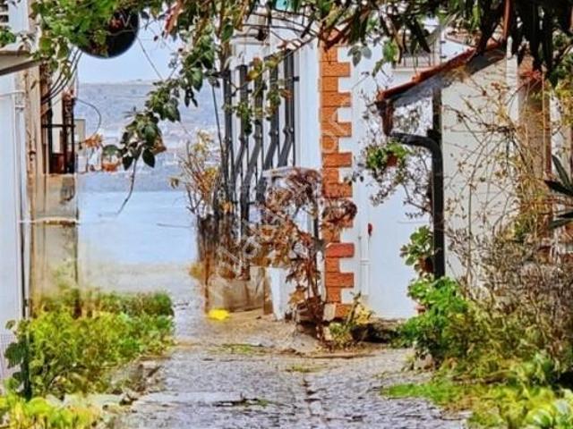 Ayvalik, Balikesir içerisinde satılık Villa