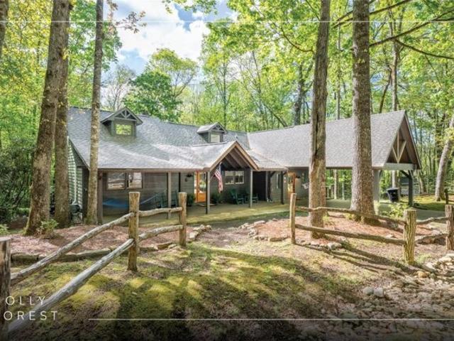 House for sale in Sapphire