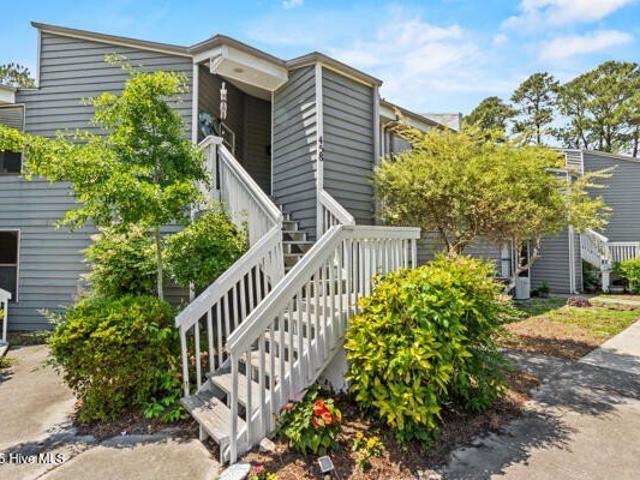 Condo for sale in Hampstead