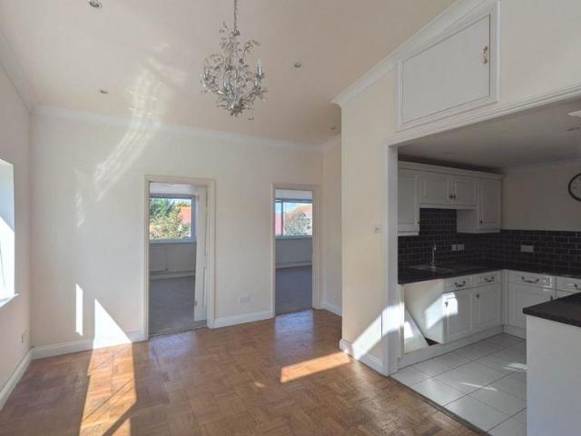 Apartment for rent in Littlecote, West Sussex