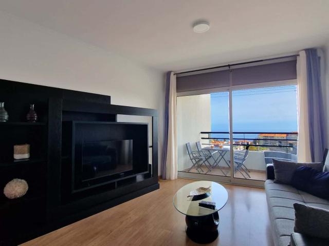 Apartamento alugar em Olaria, Santa Cruz