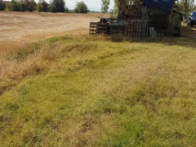 Rustico in vendita a Terra di Mezzo, Re