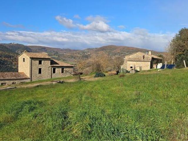 Locale Commerciale in vendita a Baschi, Umbria